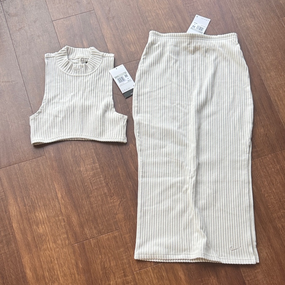 Nike Striped Cream Two-Piece Set - mock neck cropped top and slim skirt XS